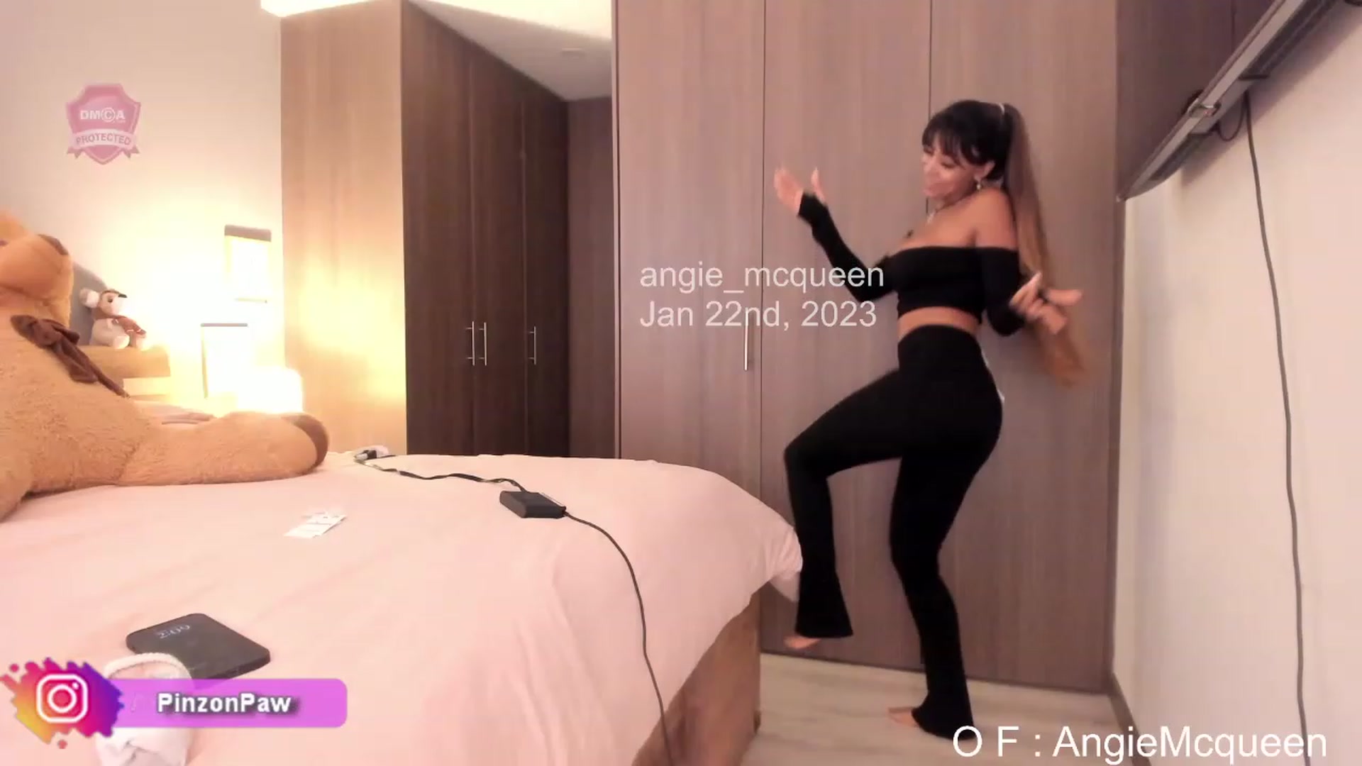 Gallery image thumbnail from angie_mcqueen's myfreecams stream on, 01/22/2023, 19:17 image 20 of 20