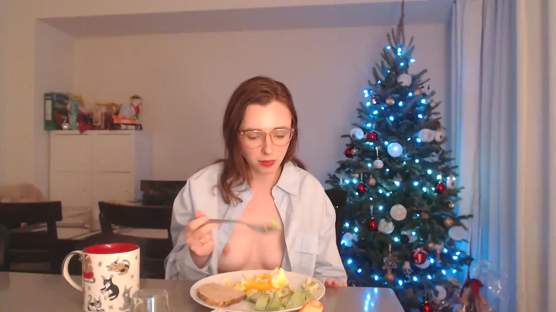 Gallery image thumbnail from annabisoux's myfreecams stream on, 12/15/2025, 01:05 image 1 of 20