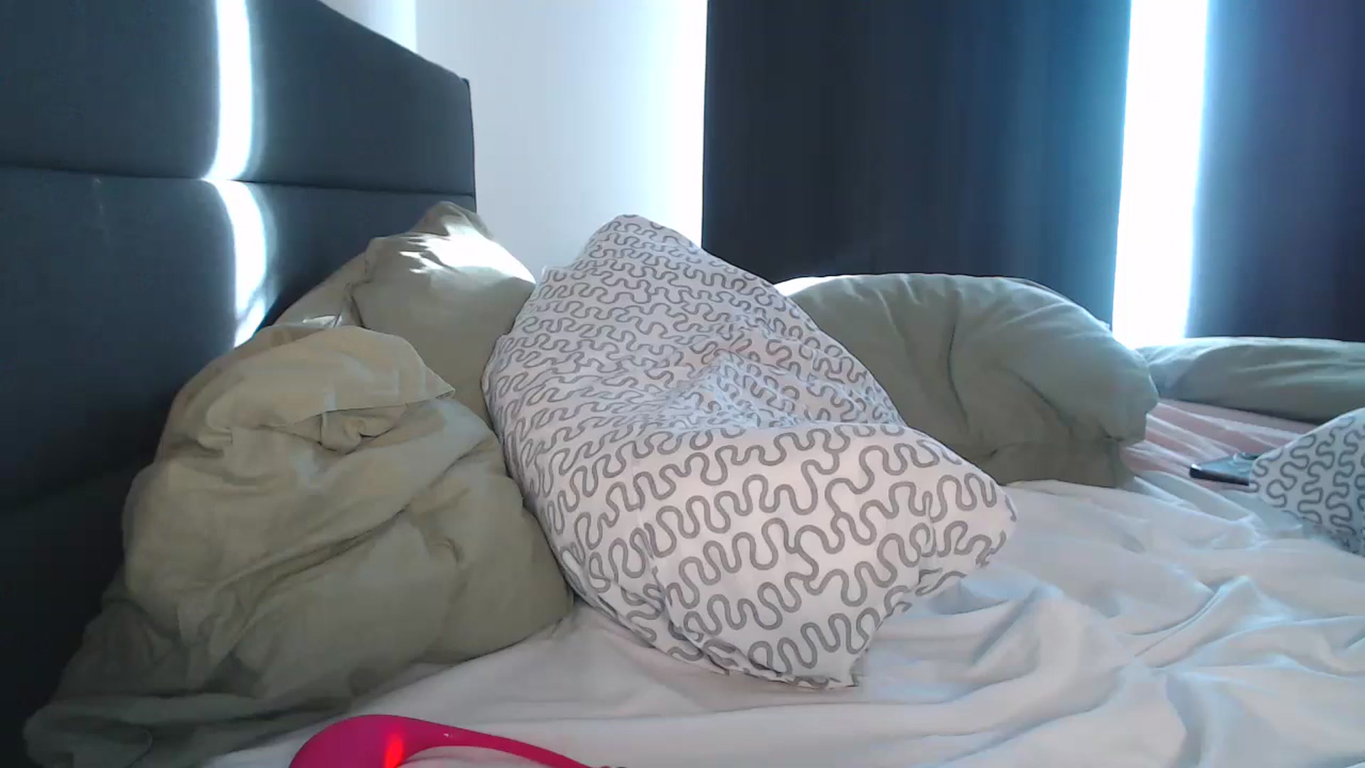 Gallery image thumbnail from annabisoux's myfreecams stream on, 05/06/2026, 22:35 image 19 of 20