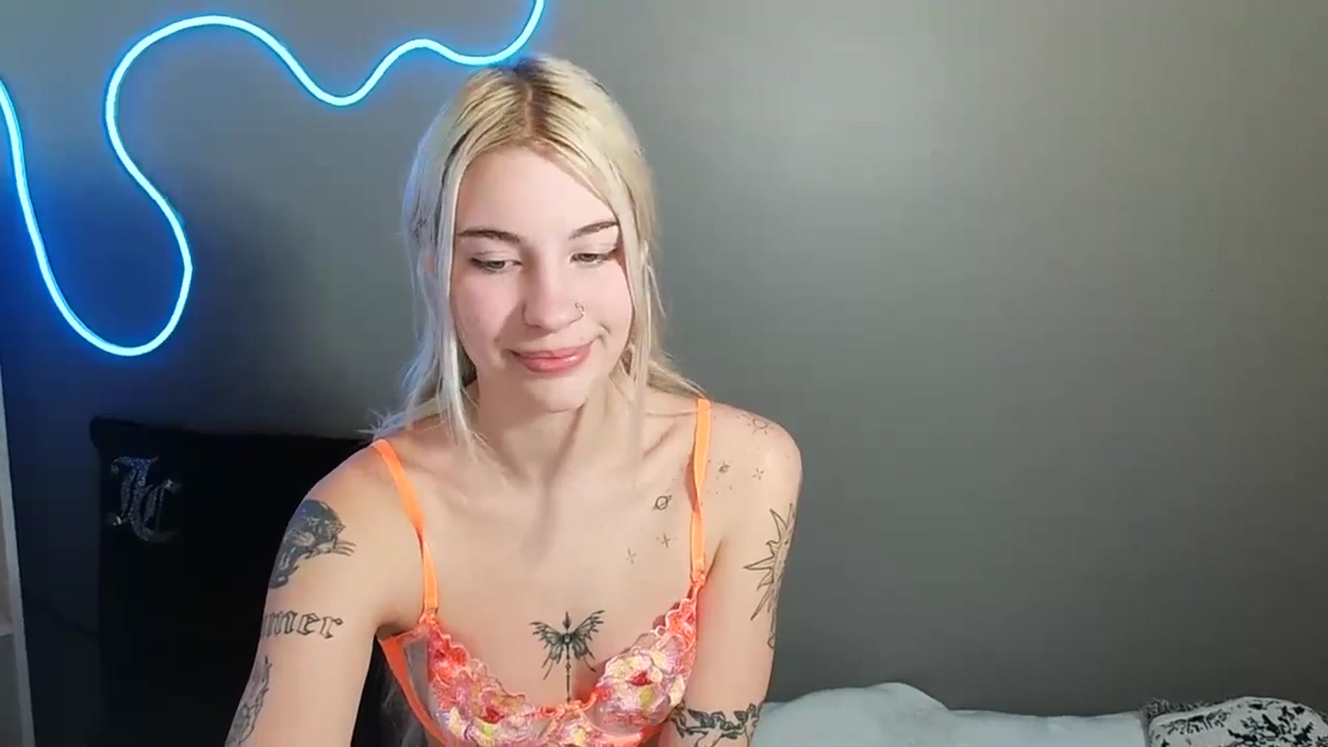 Gallery image thumbnail from annieangel18's myfreecams stream on, 01/17/2025, 17:43 image 4 of 20