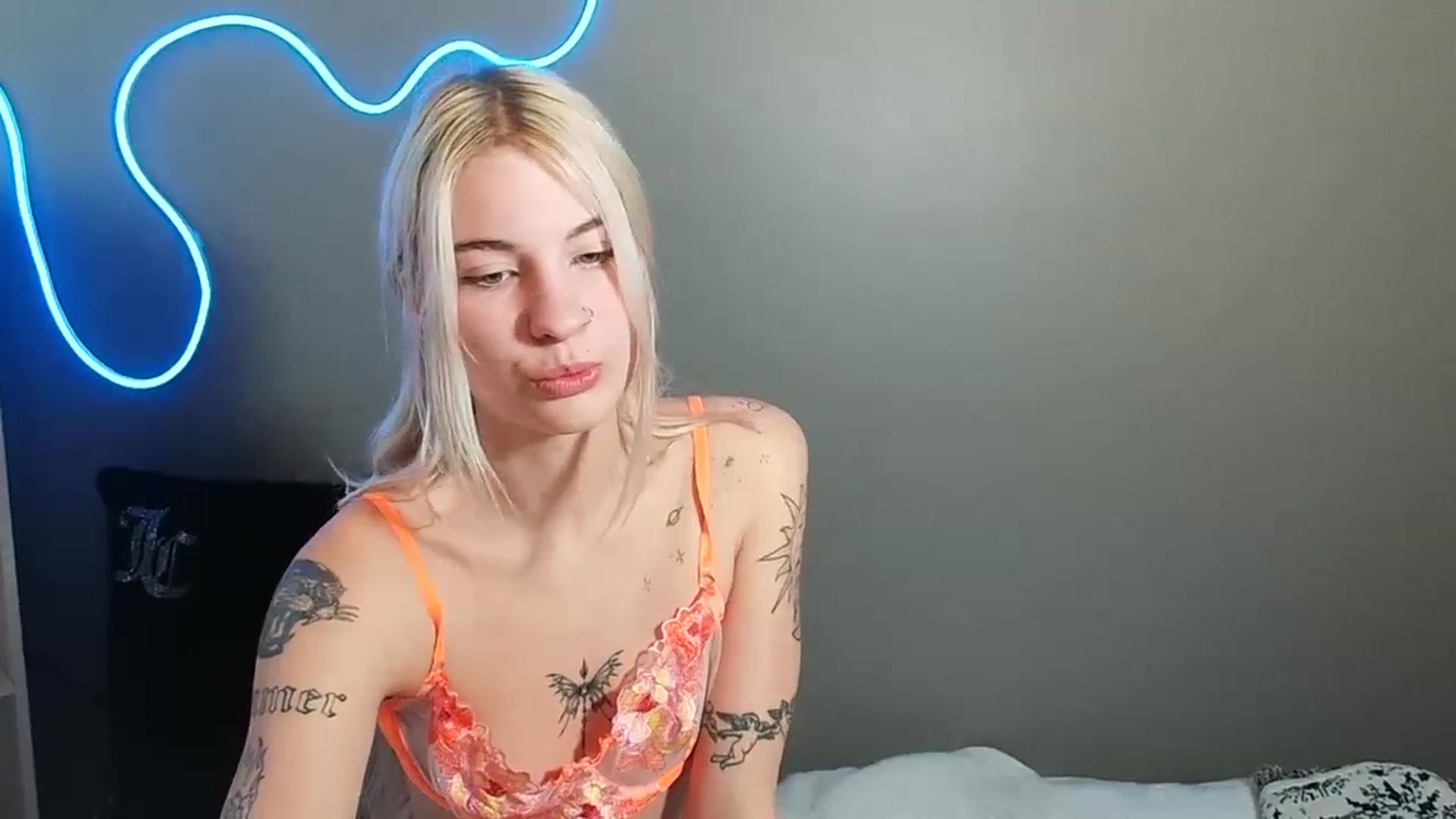 Gallery image thumbnail from annieangel18's myfreecams stream on, 01/17/2025, 17:43 image 7 of 20