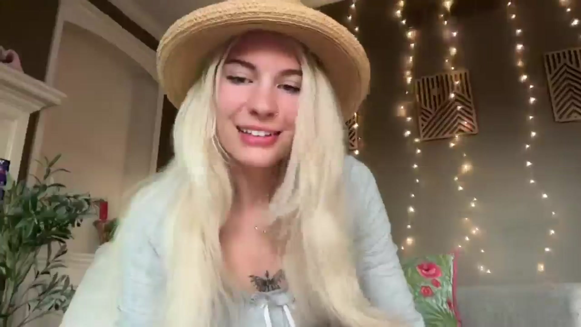 Gallery image thumbnail from annieangel18's myfreecams stream on, 02/28/2025, 24:11 image 16 of 20