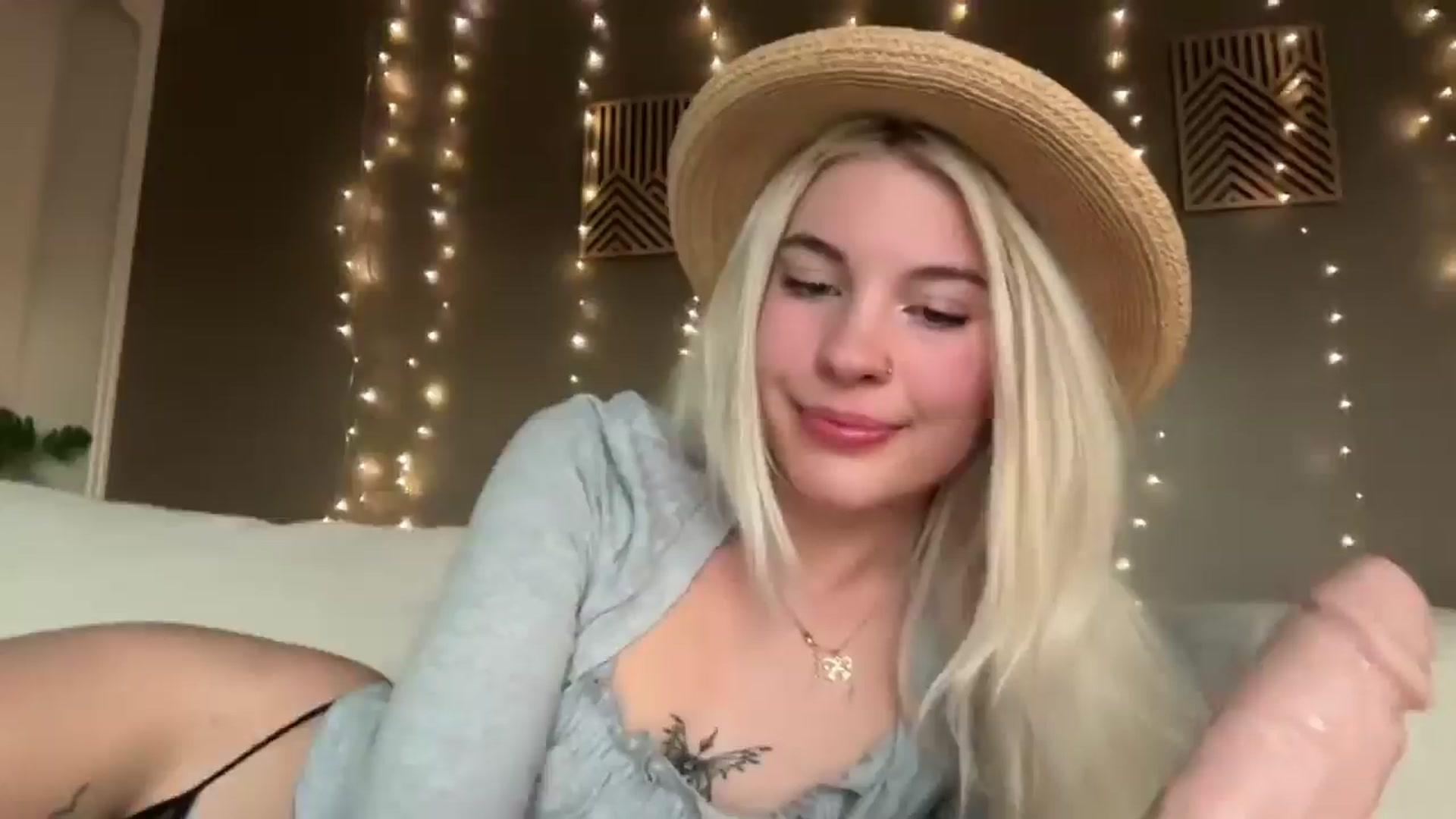 Gallery image thumbnail from annieangel18's myfreecams stream on, 02/28/2025, 24:11 image 19 of 20
