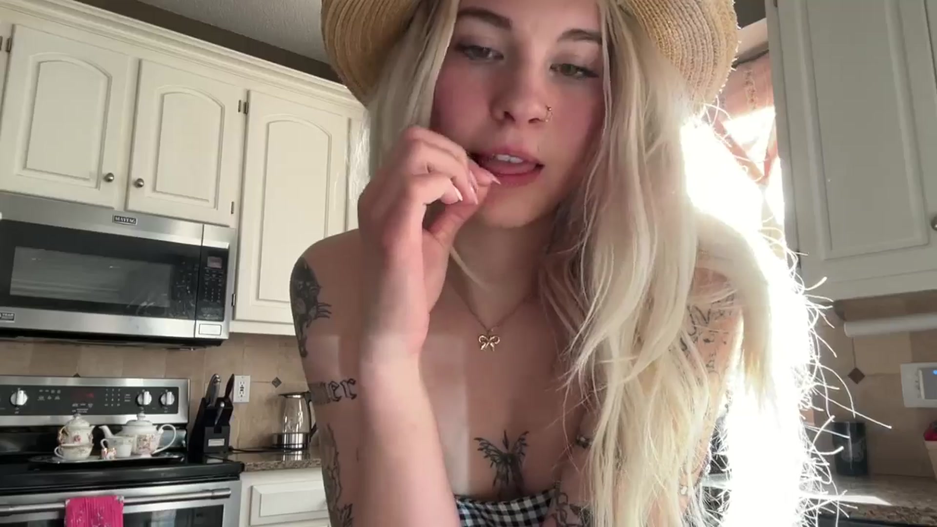 Gallery image thumbnail from annieangel18's myfreecams stream on, 02/28/2025, 22:34 image 20 of 20