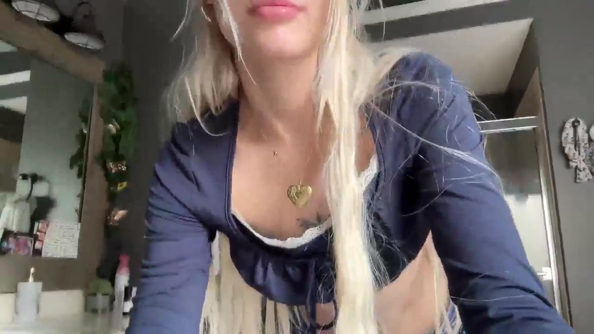Gallery image thumbnail from annieangel18's myfreecams stream on, 03/30/2025, 21:23 image 14 of 20