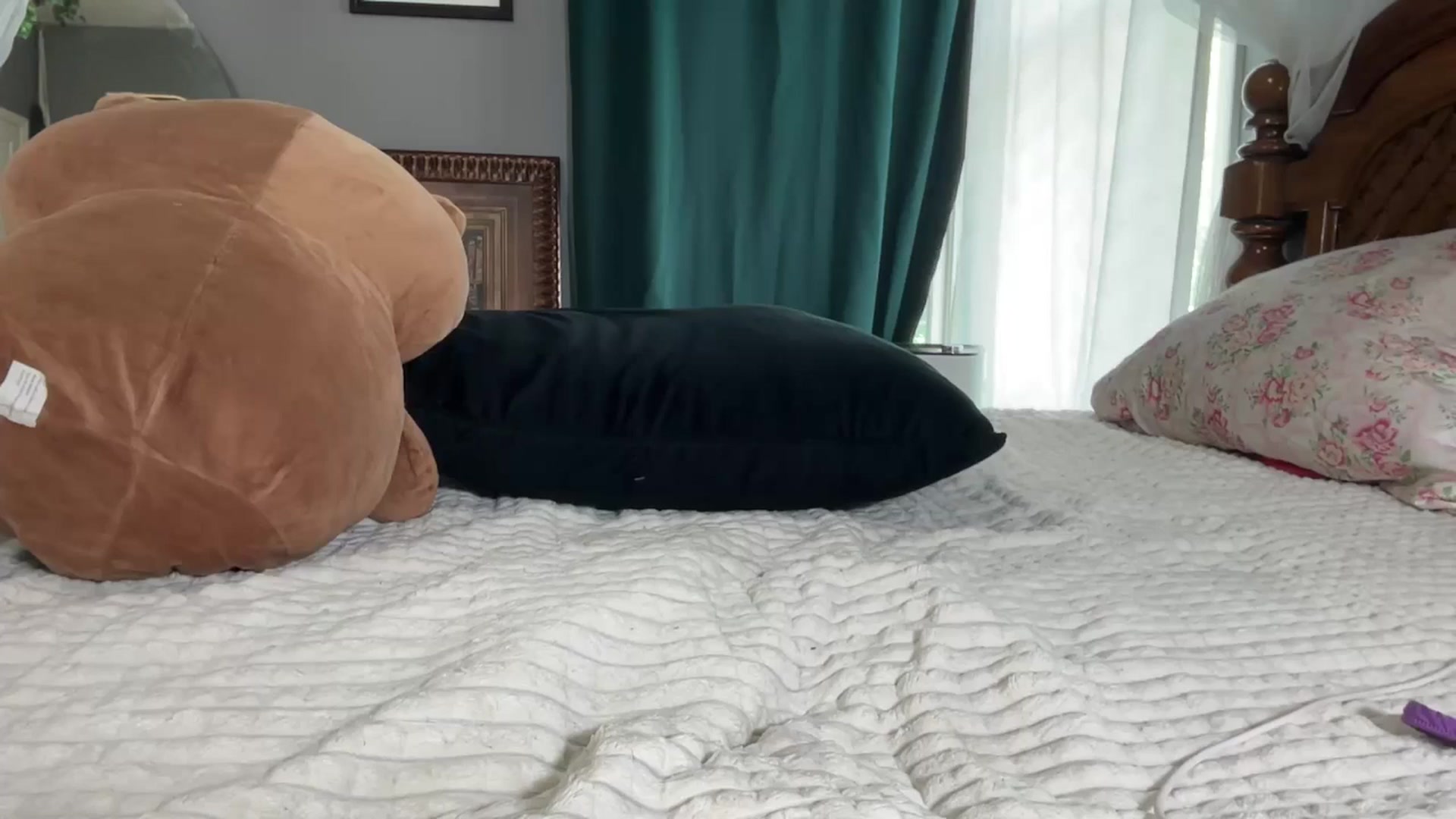Gallery image thumbnail from annieangel18's myfreecams stream on, 06/24/2025, 16:47 image 6 of 20