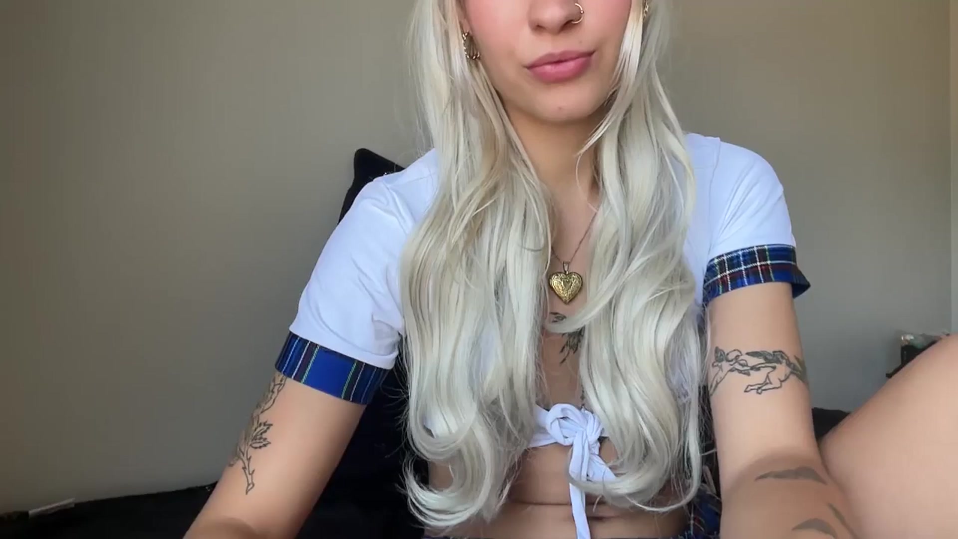 Gallery image thumbnail from annieangel18's myfreecams stream on, 07/09/2025, 18:53 image 10 of 20