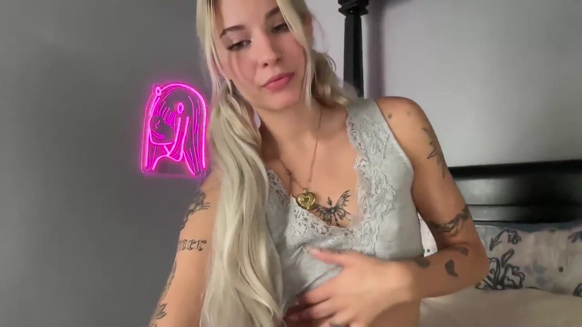 Gallery image thumbnail from annieangel18's myfreecams stream on, 07/25/2025, 17:11 image 19 of 20