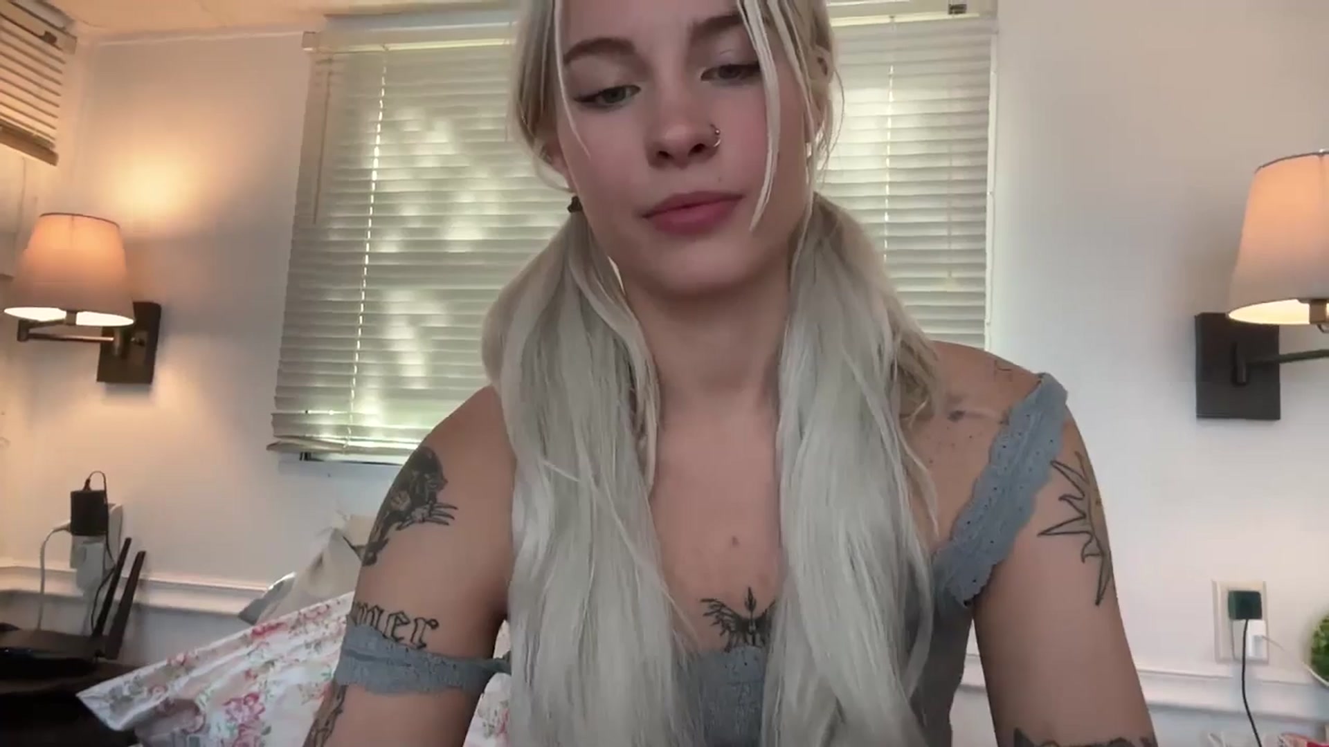 Gallery image thumbnail from annieangel18's myfreecams stream on, 08/14/2025, 20:44 image 19 of 20