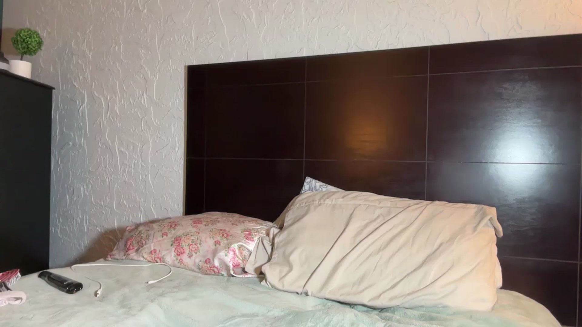 Gallery image thumbnail from annieangel18's myfreecams stream on, 08/22/2025, 20:37 image 4 of 20