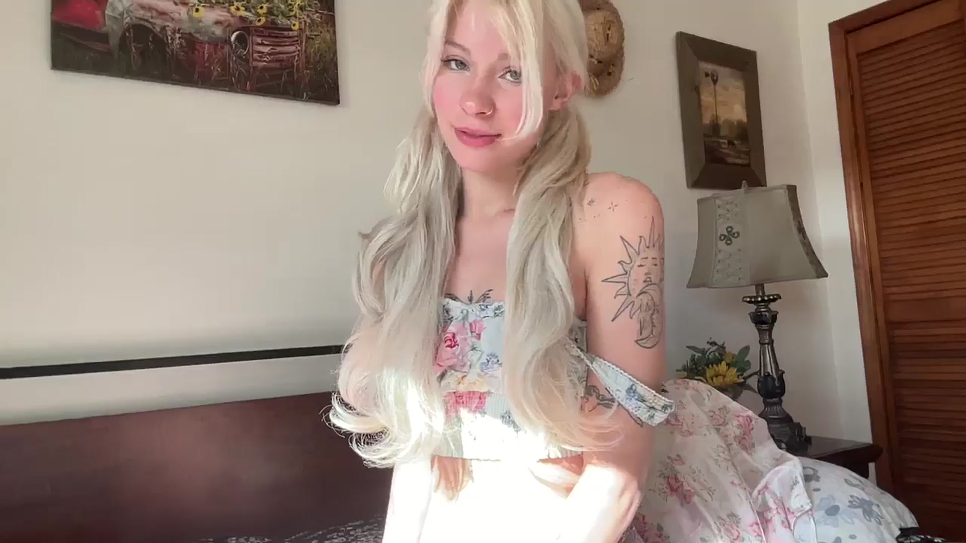 Gallery image thumbnail from annieangel18's myfreecams stream on, 11/13/2025, 19:54 image 2 of 20