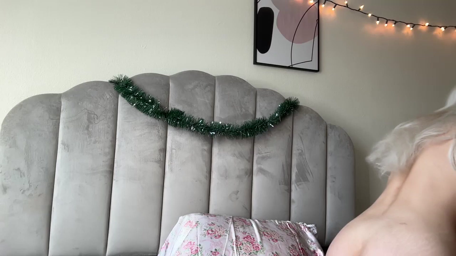 Gallery image thumbnail from annieangel18's myfreecams stream on, 12/10/2025, 20:32 image 8 of 20