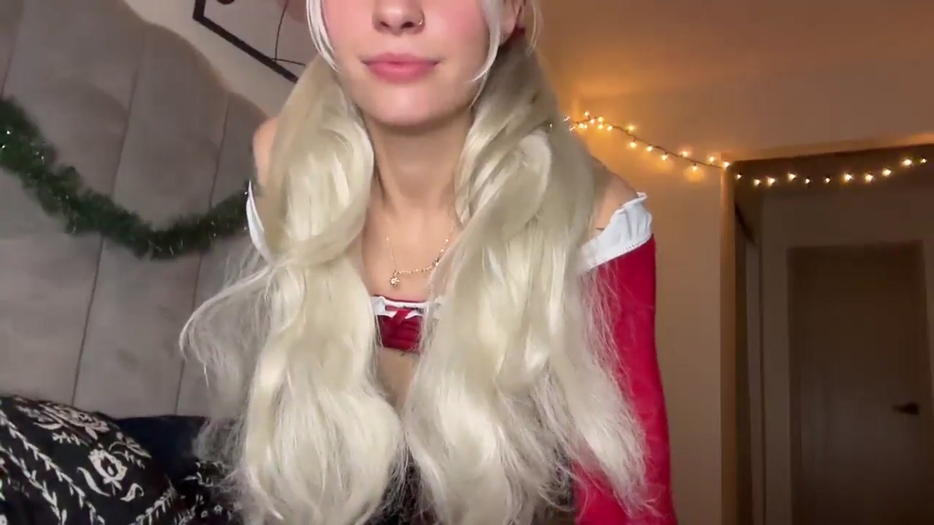 Gallery image thumbnail from annieangel18's myfreecams stream on, 12/26/2025, 08:43 image 2 of 20