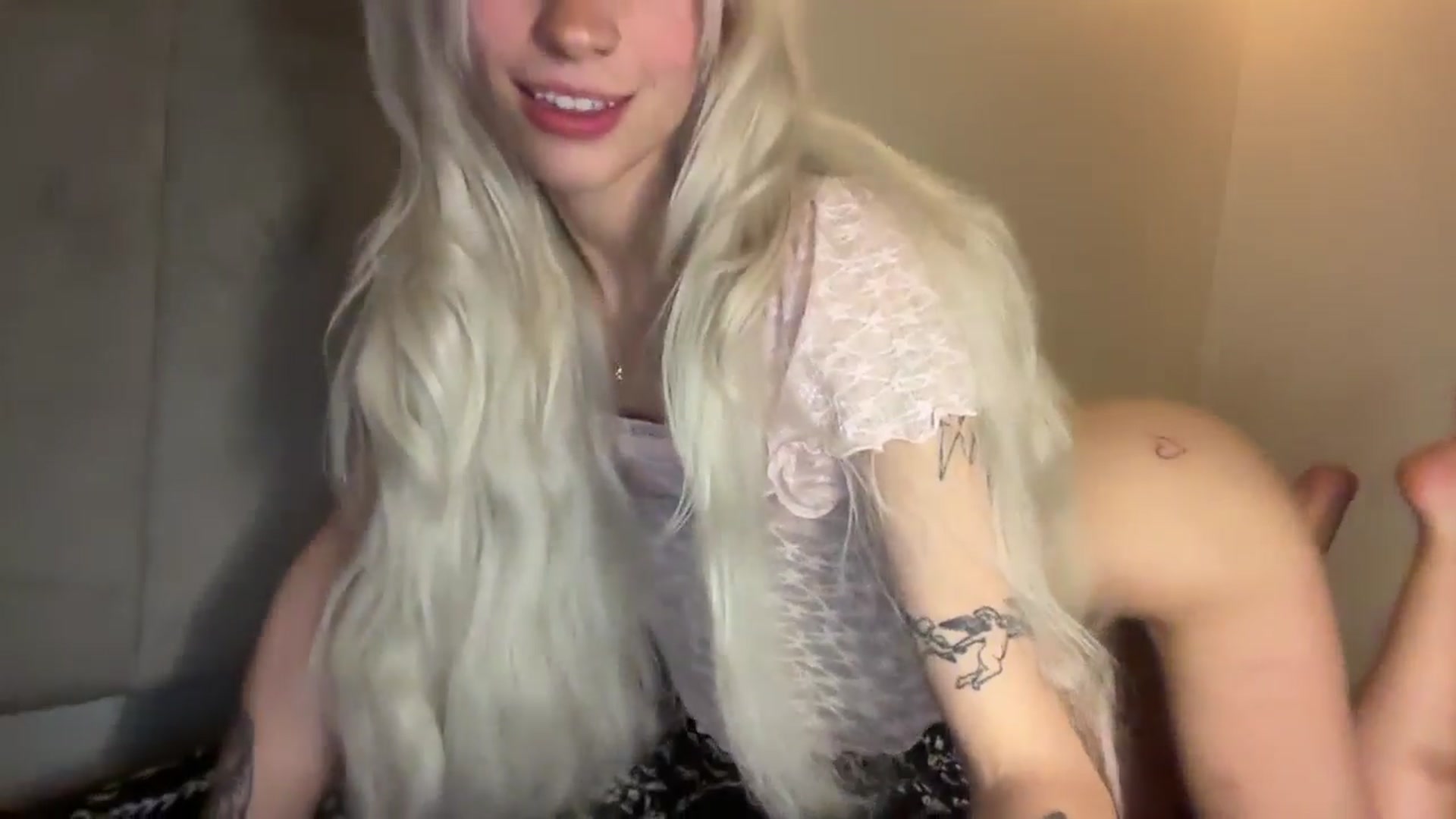 Gallery image thumbnail from annieangel18's myfreecams stream on, 01/04/2026, 06:30 image 9 of 20