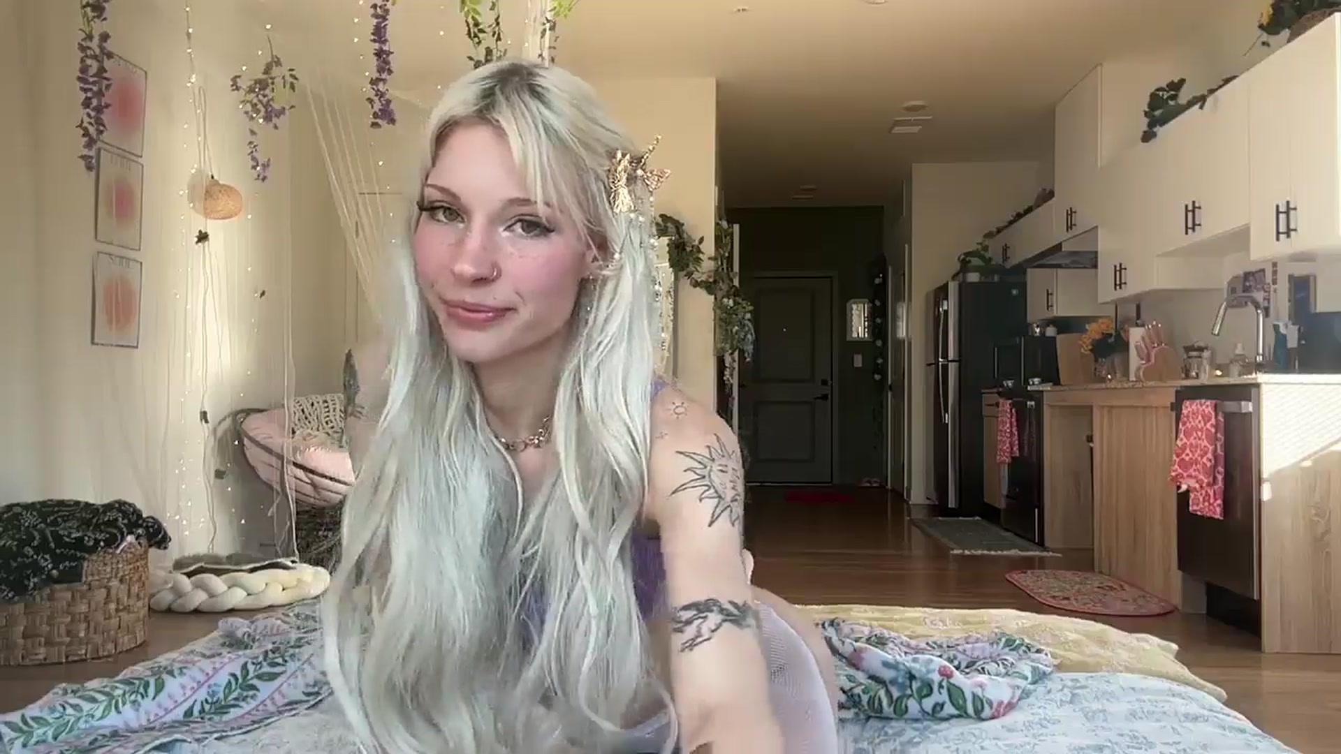 Gallery image thumbnail from annieangel18's myfreecams stream on, 01/12/2026, 19:43 image 14 of 20