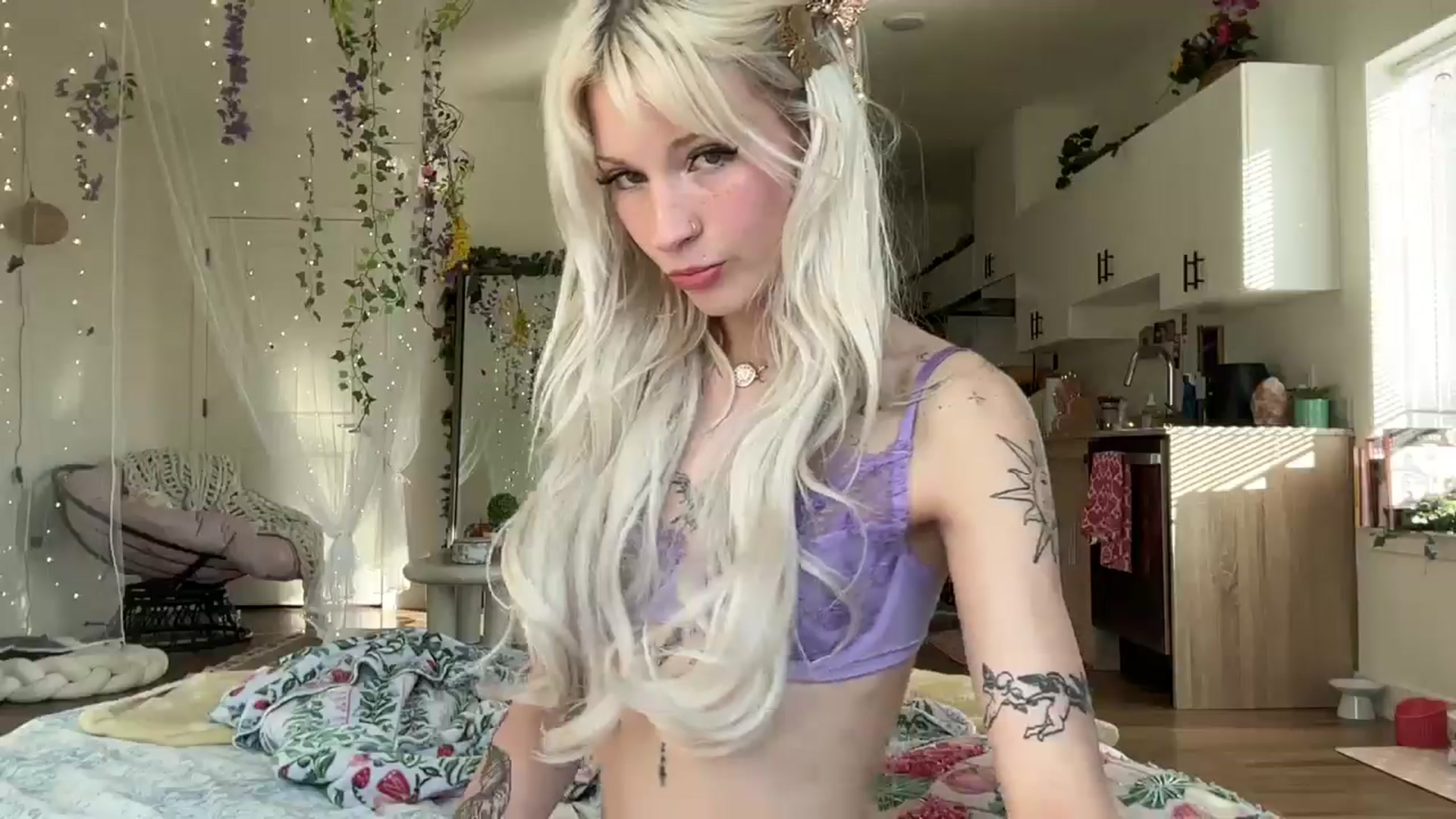 Gallery image thumbnail from annieangel18's myfreecams stream on, 01/12/2026, 20:58 image 17 of 20