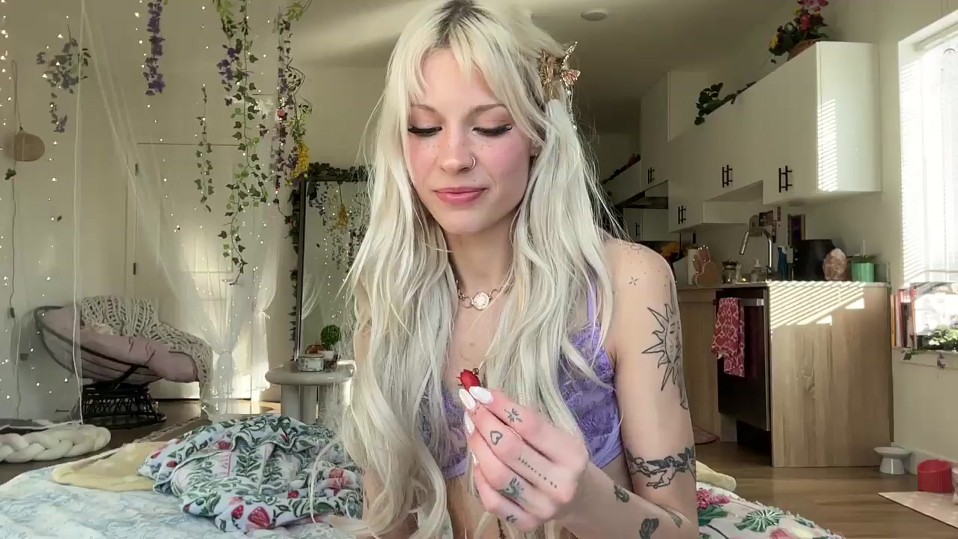 Gallery image thumbnail from annieangel18's myfreecams stream on, 01/12/2026, 20:58 image 13 of 20