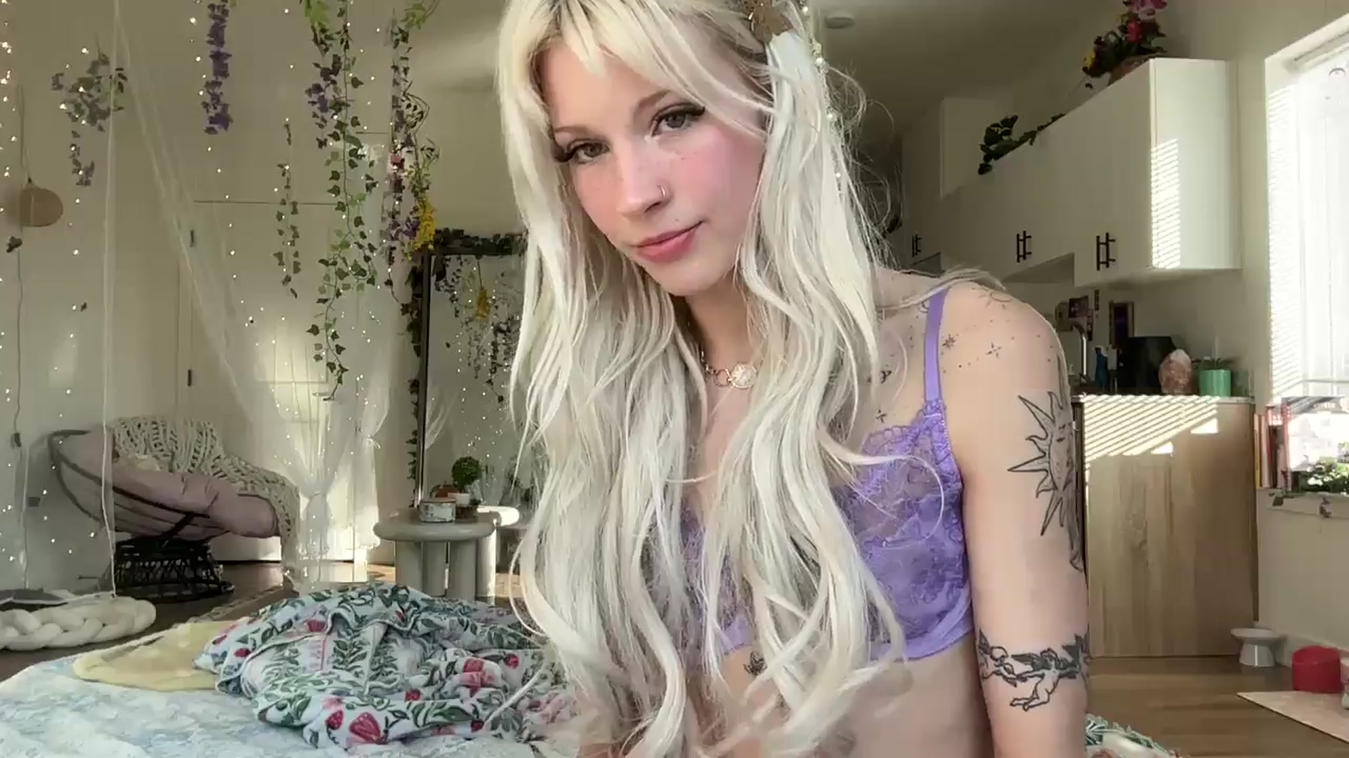 Gallery image thumbnail from annieangel18's myfreecams stream on, 01/12/2026, 20:58 image 16 of 20
