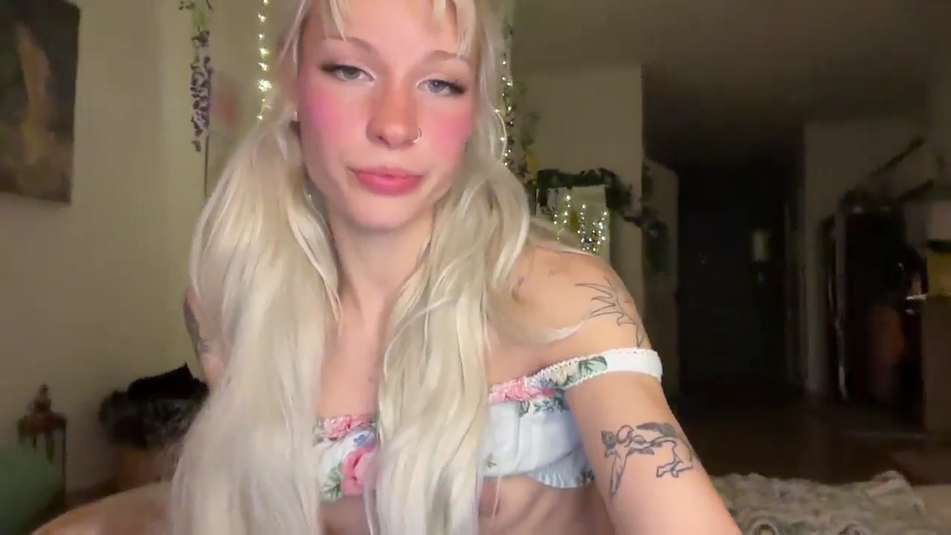 Gallery image thumbnail from annieangel18's myfreecams stream on, 01/14/2026, 06:52 image 3 of 20
