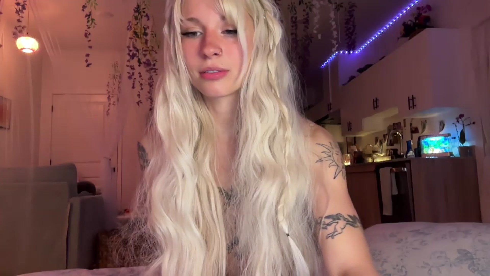 Gallery image thumbnail from annieangel18's myfreecams stream on, 03/25/2026, 05:34 image 20 of 20