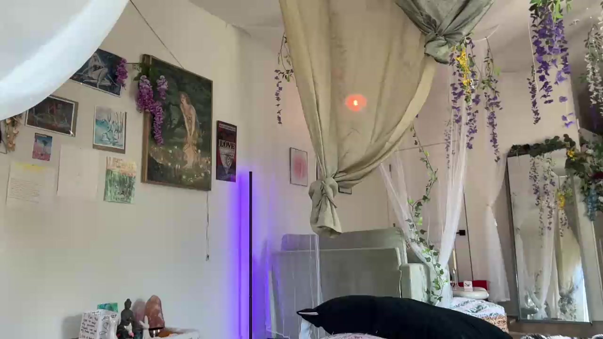 Gallery image thumbnail from annieangel18's myfreecams stream on, 05/20/2026, 17:58 image 7 of 20