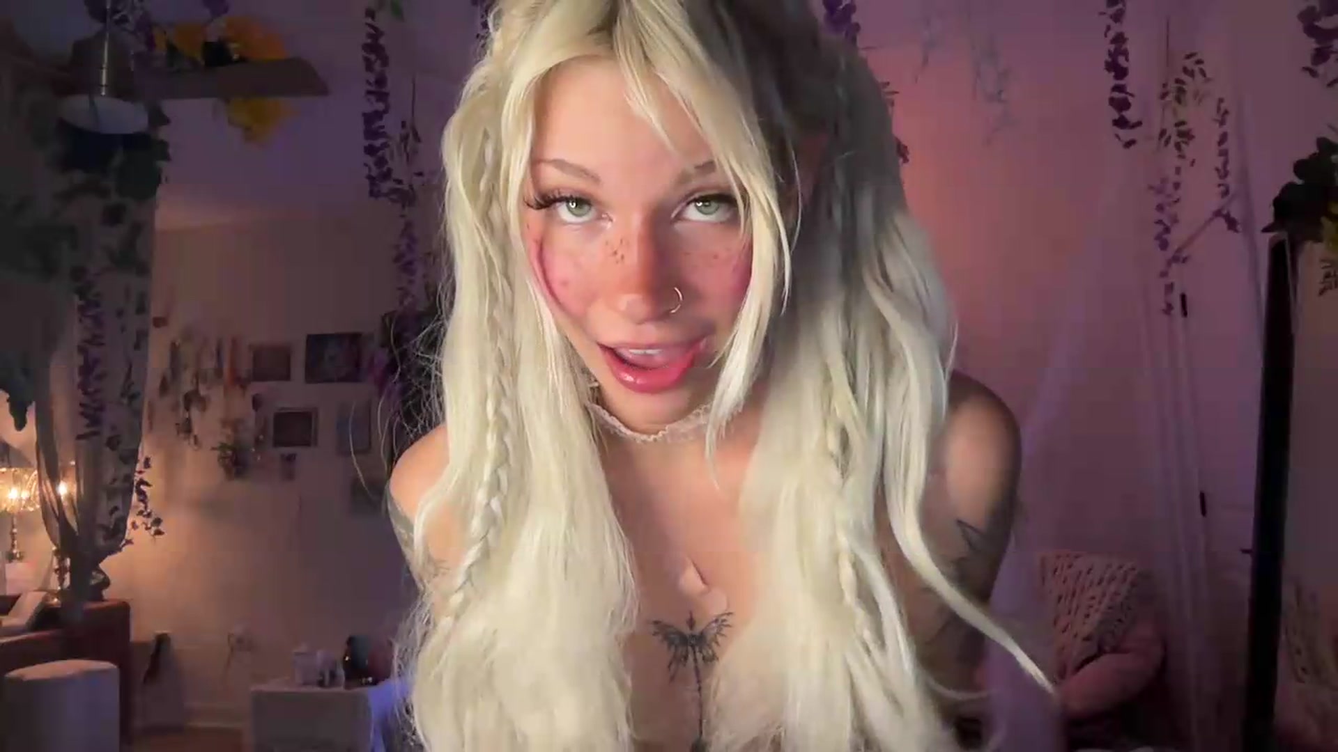 Gallery image thumbnail from annieangel18's myfreecams stream on, 05/28/2026, 02:55 image 18 of 20
