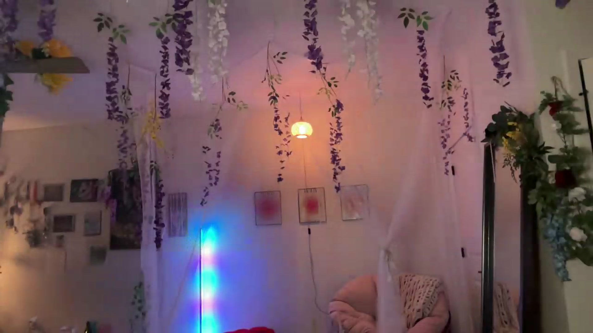 Gallery image thumbnail from annieangel18's myfreecams stream on, 05/28/2026, 02:55 image 5 of 20