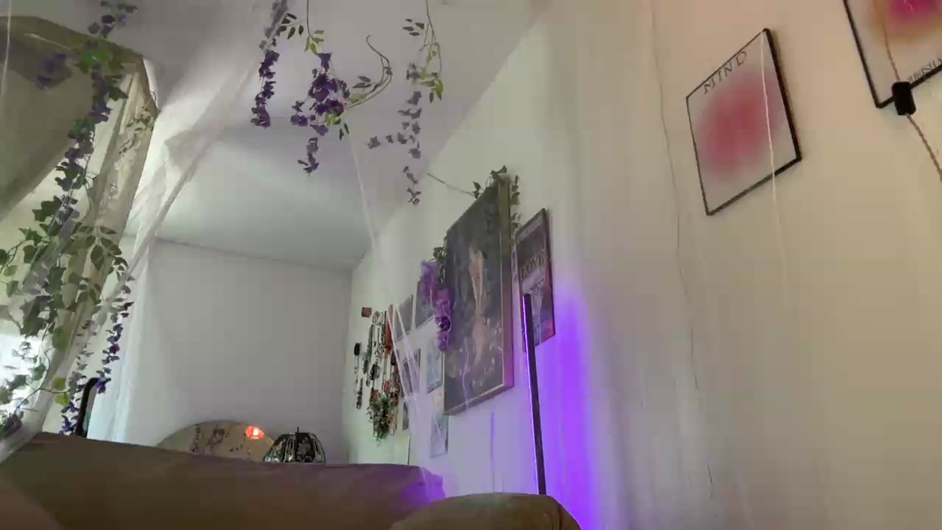 Gallery image thumbnail from annieangel18's myfreecams stream on, 06/30/2026, 18:56 image 14 of 20
