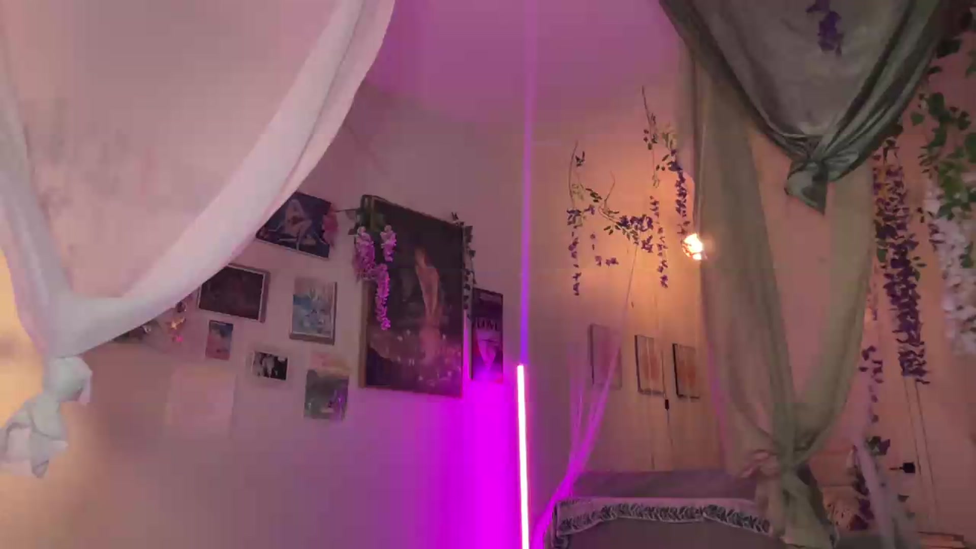 Gallery image thumbnail from annieangel18's myfreecams stream on, 07/19/2026, 03:50 image 14 of 20