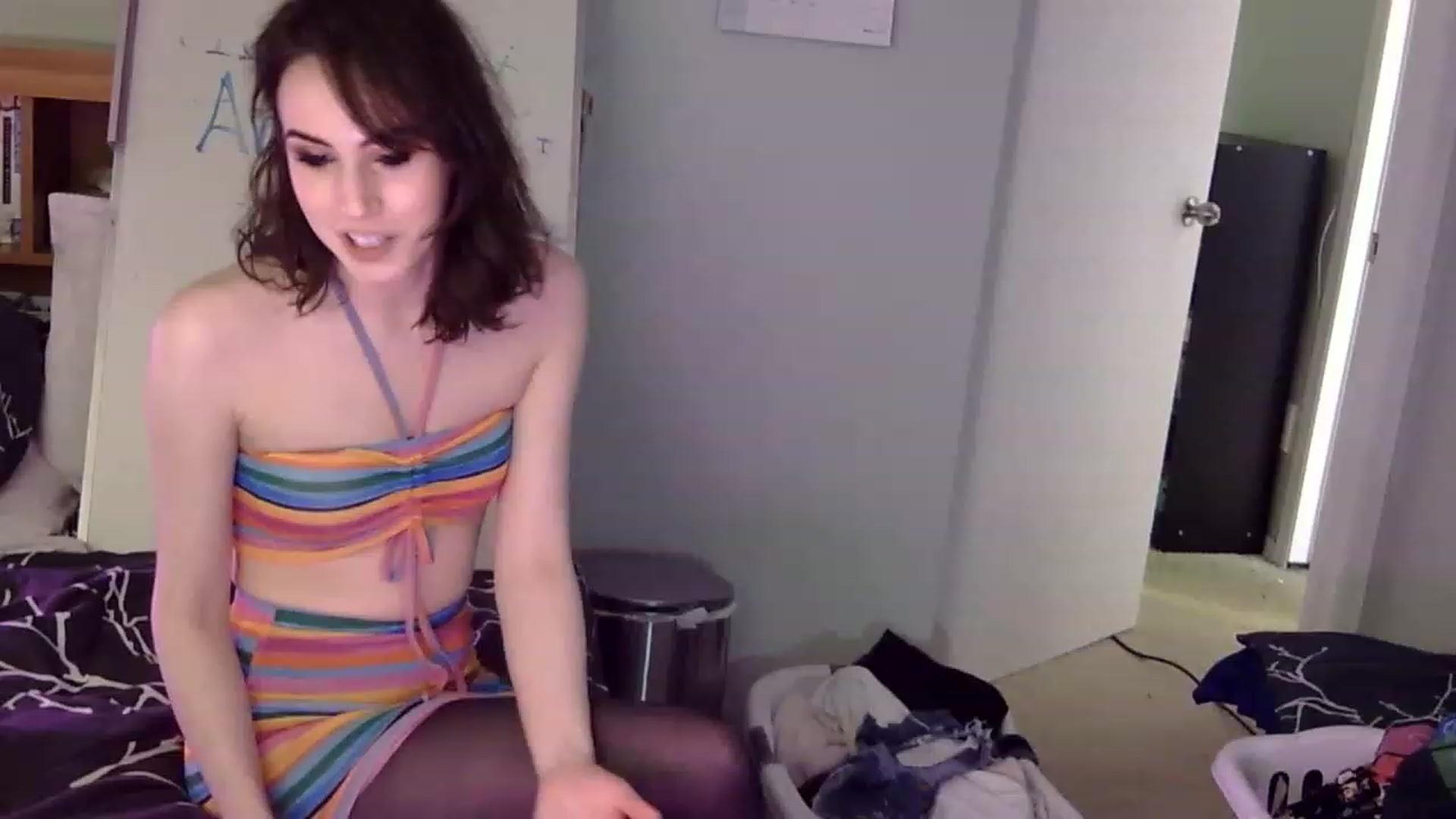 Gallery image thumbnail from antidreamgirl's myfreecams stream on, 05/19/2023, 08:39 image 15 of 20