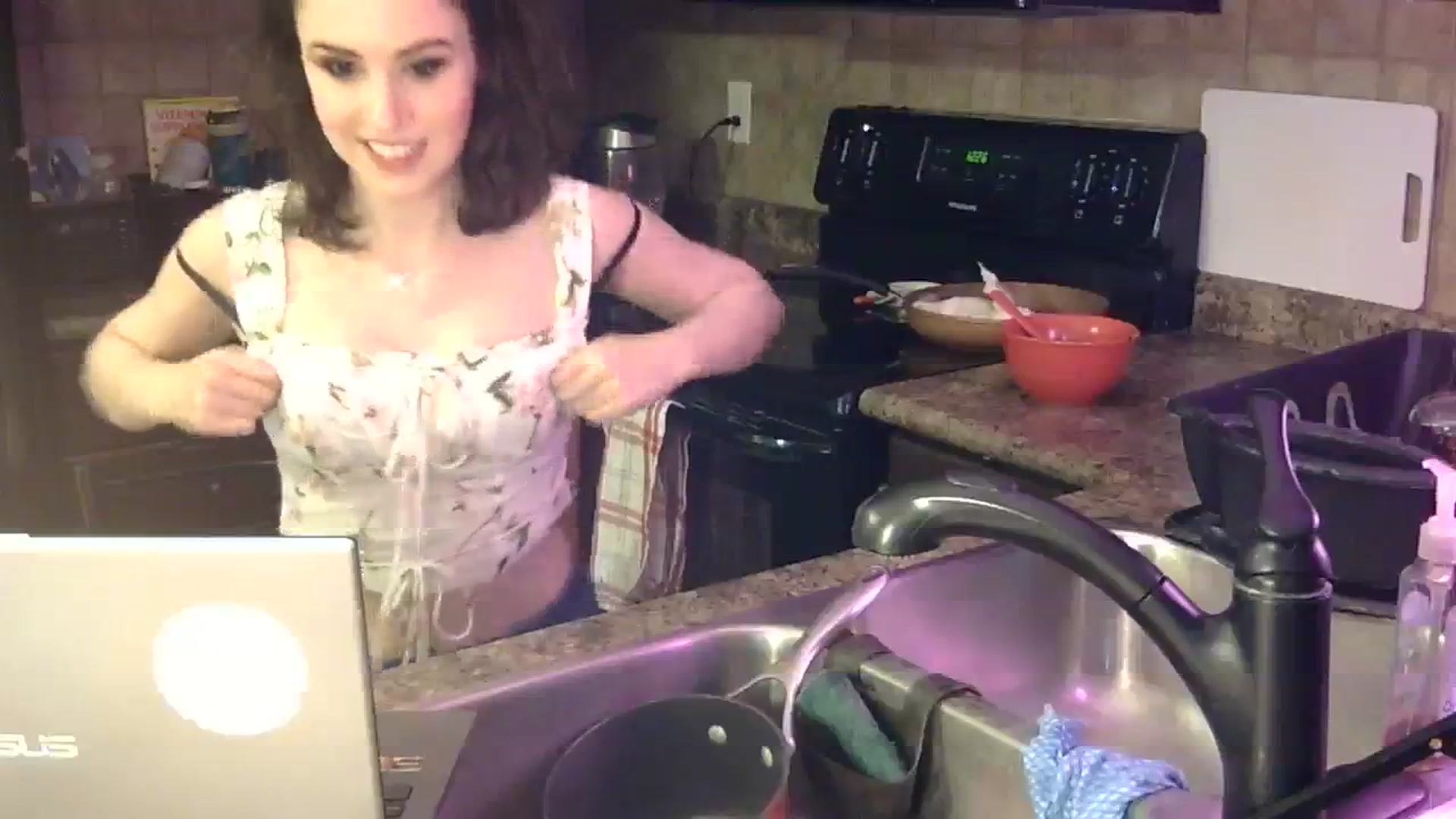 Gallery image thumbnail from antidreamgirl's myfreecams stream on, 08/24/2023, 05:12 image 11 of 20