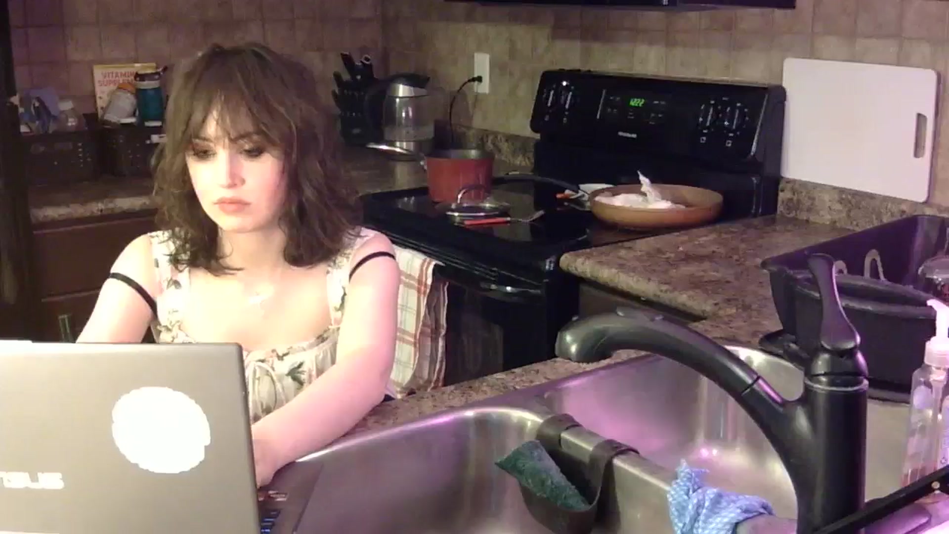 Gallery image thumbnail from antidreamgirl's myfreecams stream on, 08/24/2023, 05:12 image 10 of 20