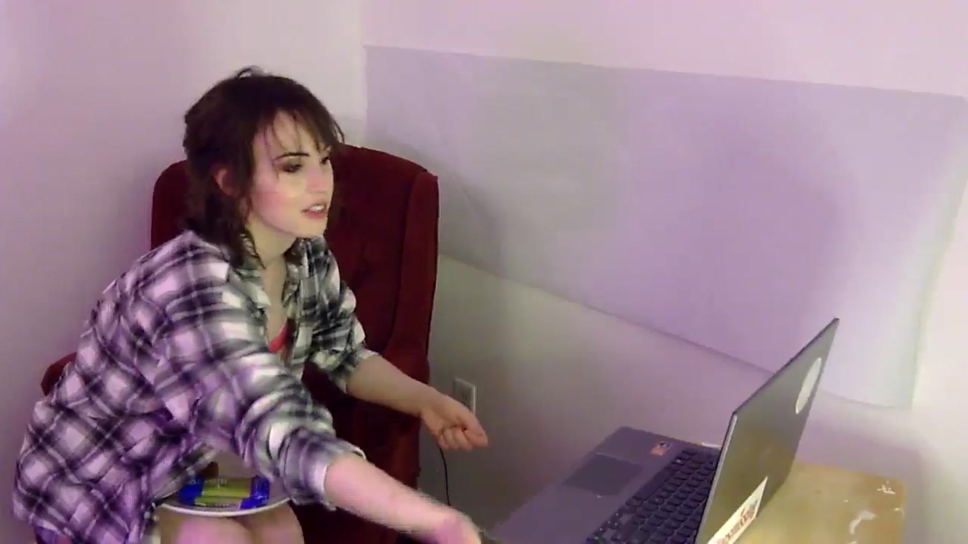 Gallery image thumbnail from antidreamgirl's myfreecams stream on, 09/14/2023, 08:29 image 2 of 20