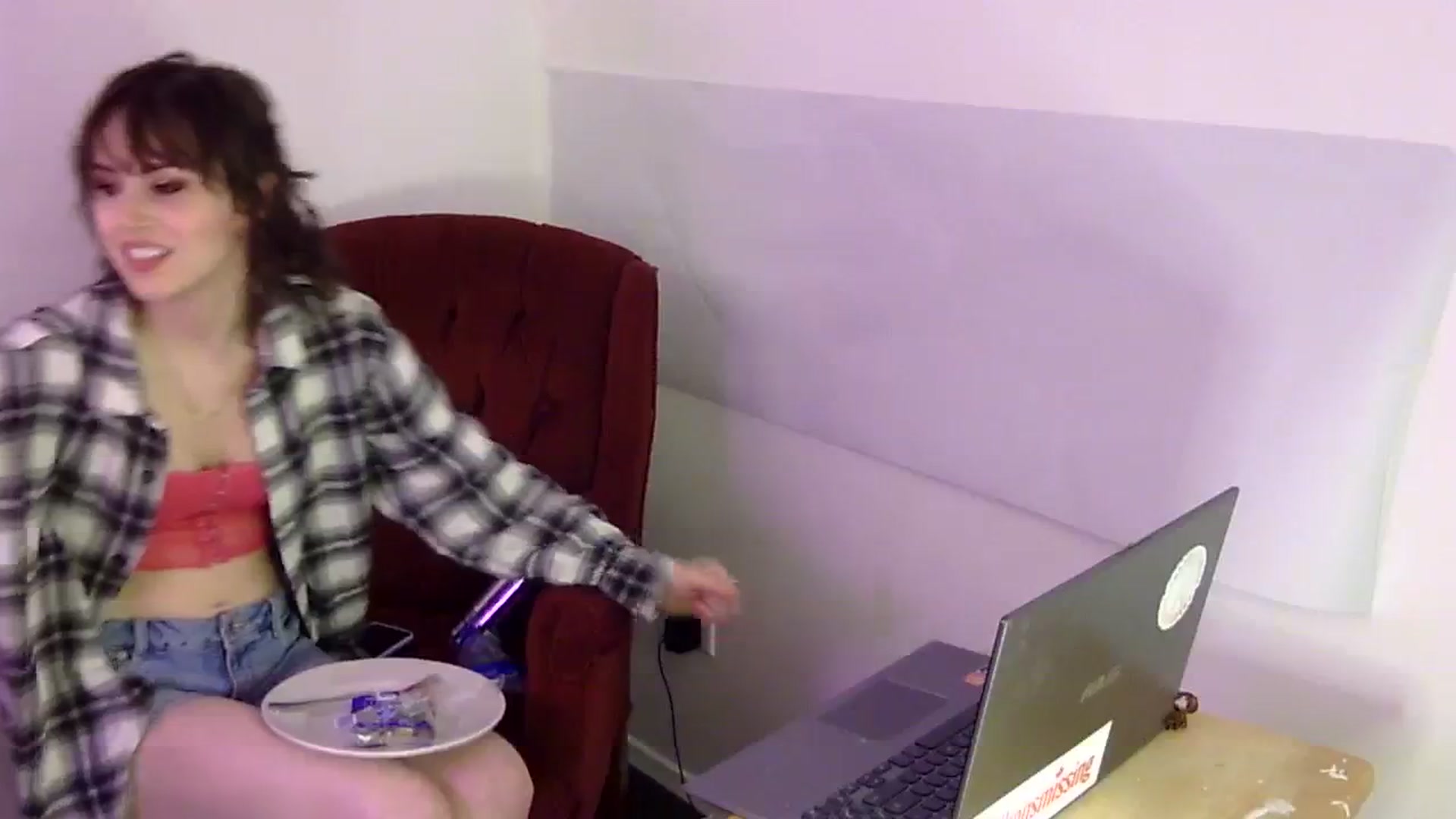 Gallery image thumbnail from antidreamgirl's myfreecams stream on, 09/14/2023, 08:29 image 19 of 20