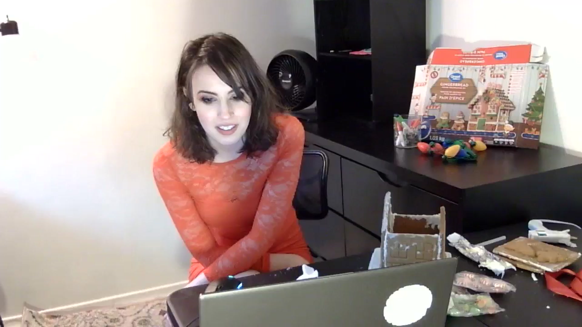 Gallery image thumbnail from antidreamgirl's myfreecams stream on, 12/25/2023, 19:25 image 19 of 20