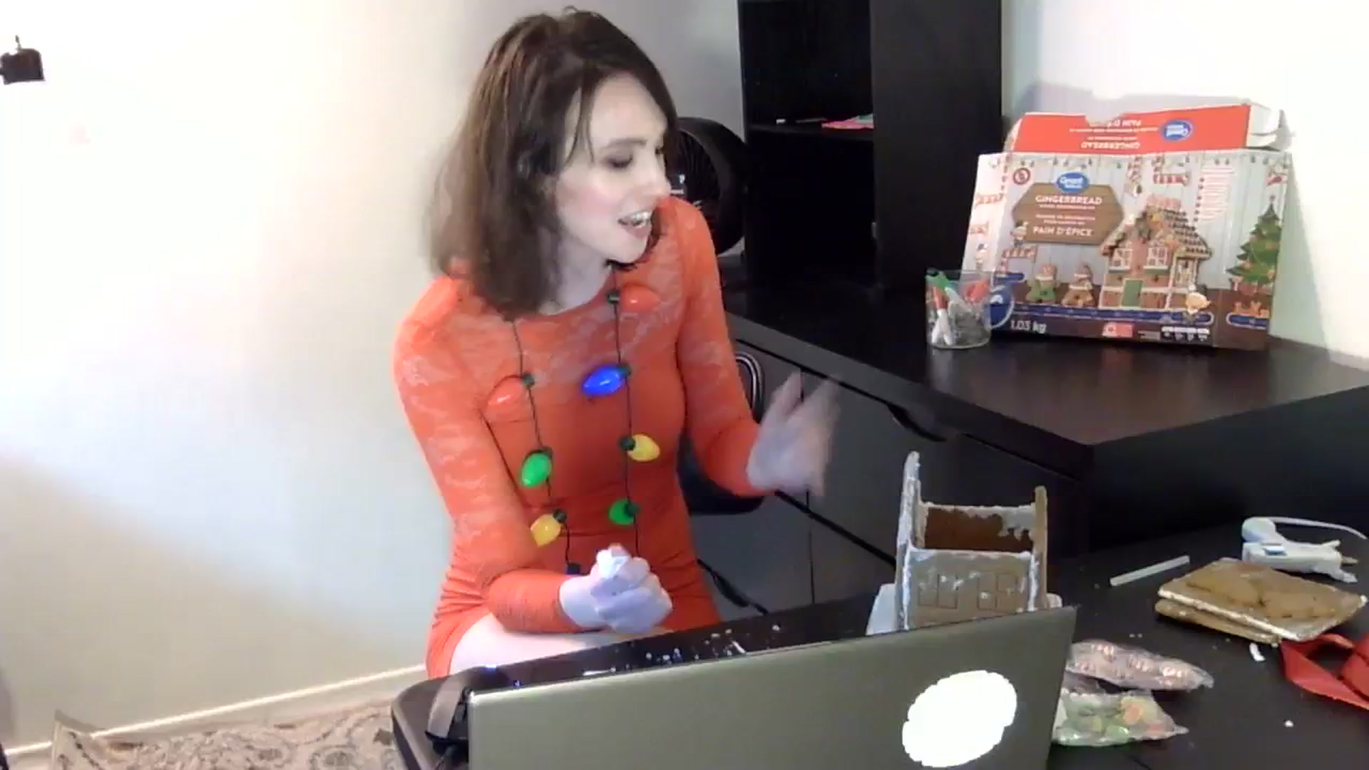 Gallery image thumbnail from antidreamgirl's myfreecams stream on, 12/25/2023, 19:25 image 17 of 20