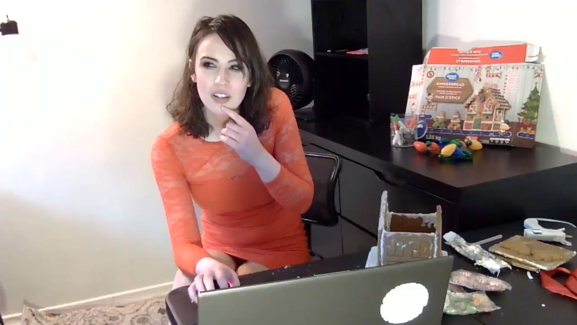 Gallery image thumbnail from antidreamgirl's myfreecams stream on, 12/25/2023, 19:25 image 20 of 20