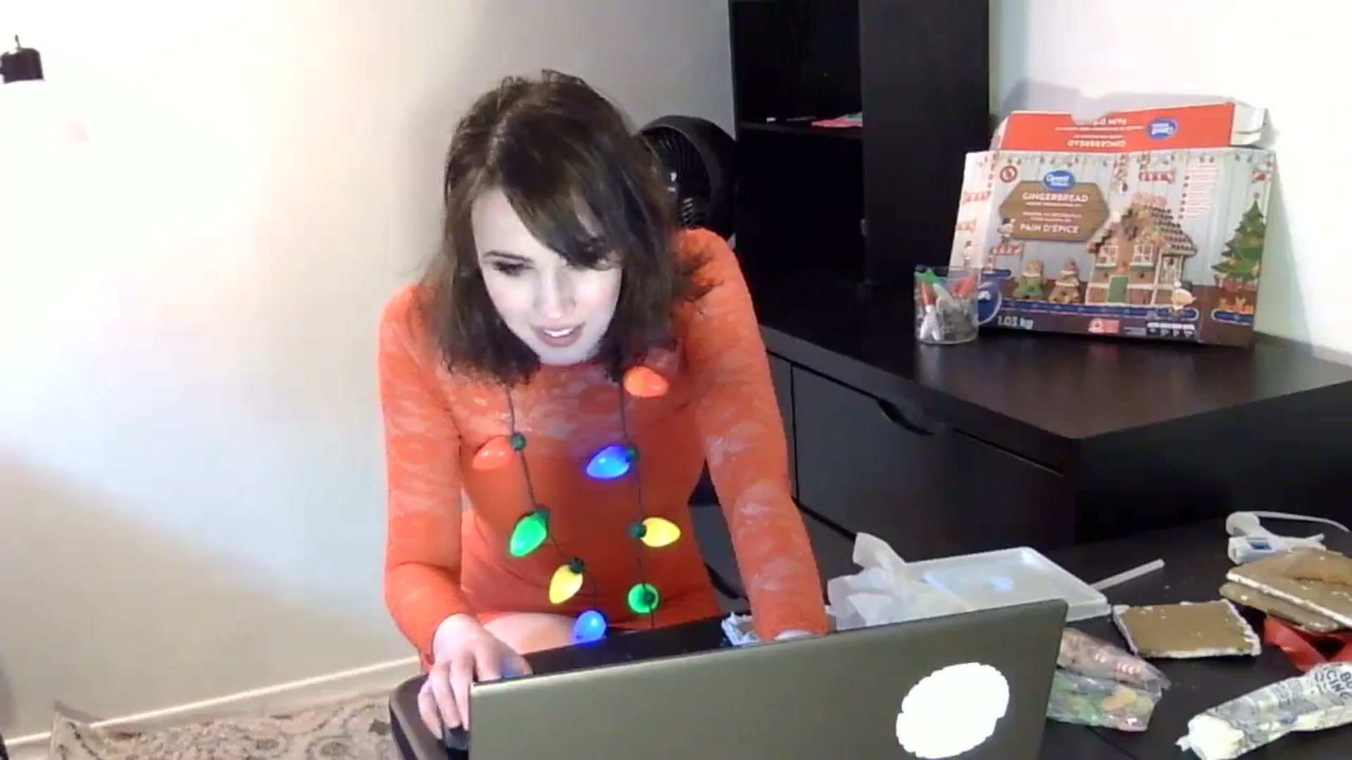Gallery image thumbnail from antidreamgirl's myfreecams stream on, 12/25/2023, 19:25 image 12 of 20