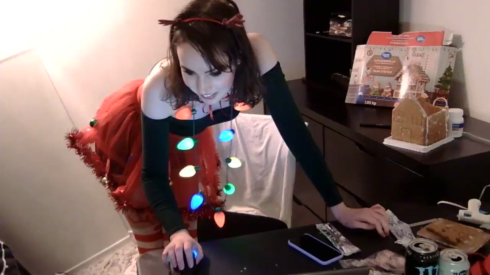 Gallery image thumbnail from antidreamgirl's myfreecams stream on, 12/26/2023, 01:47 image 12 of 20