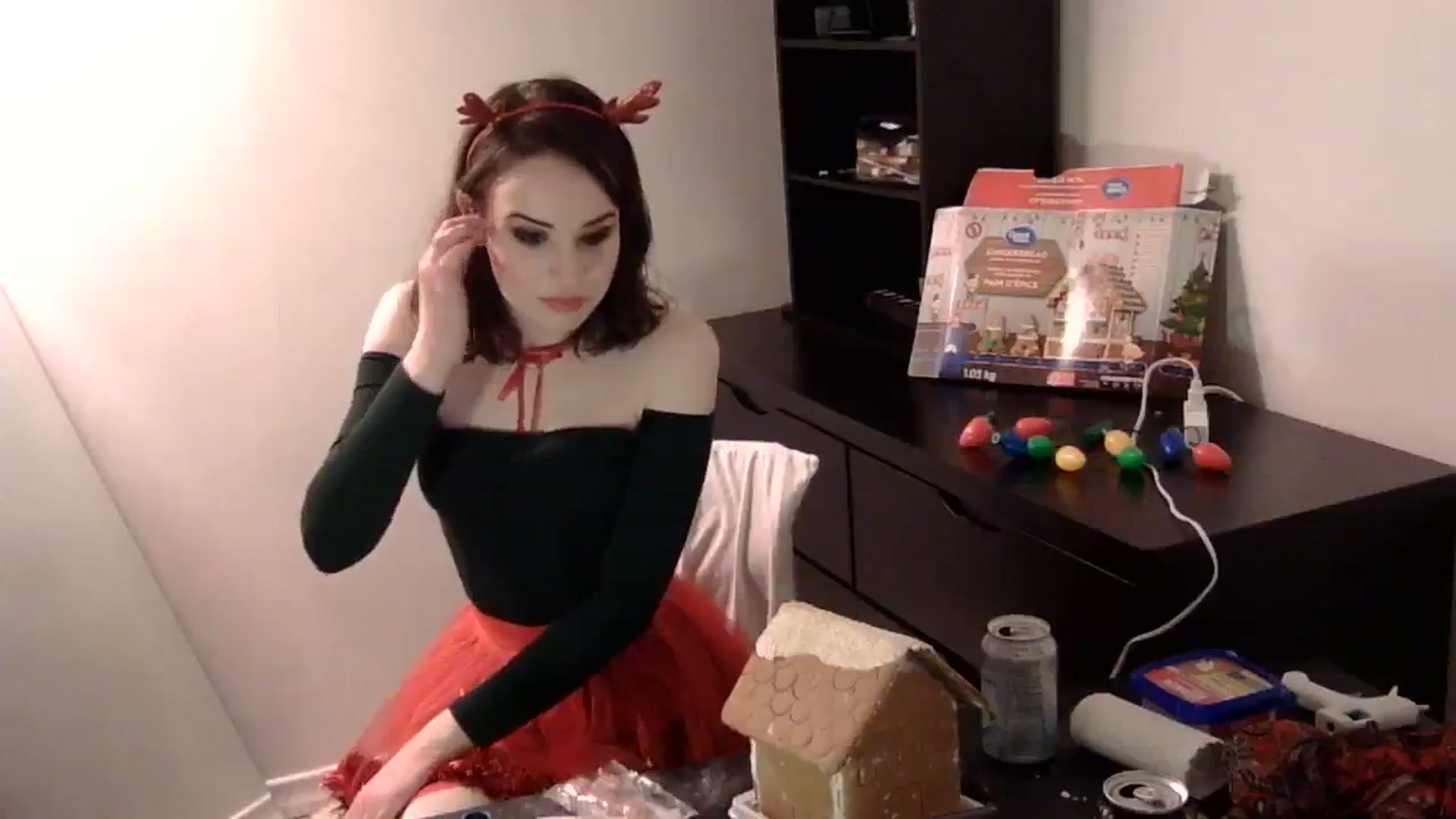 Gallery image thumbnail from antidreamgirl's myfreecams stream on, 12/26/2023, 03:21 image 3 of 20