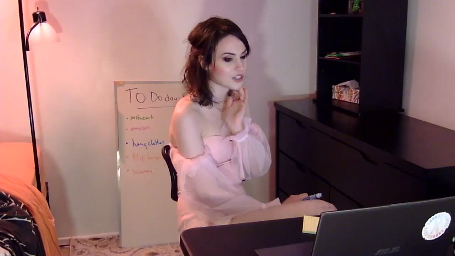 Gallery image thumbnail from antidreamgirl's myfreecams stream on, 01/11/2024, 15:58 image 13 of 20