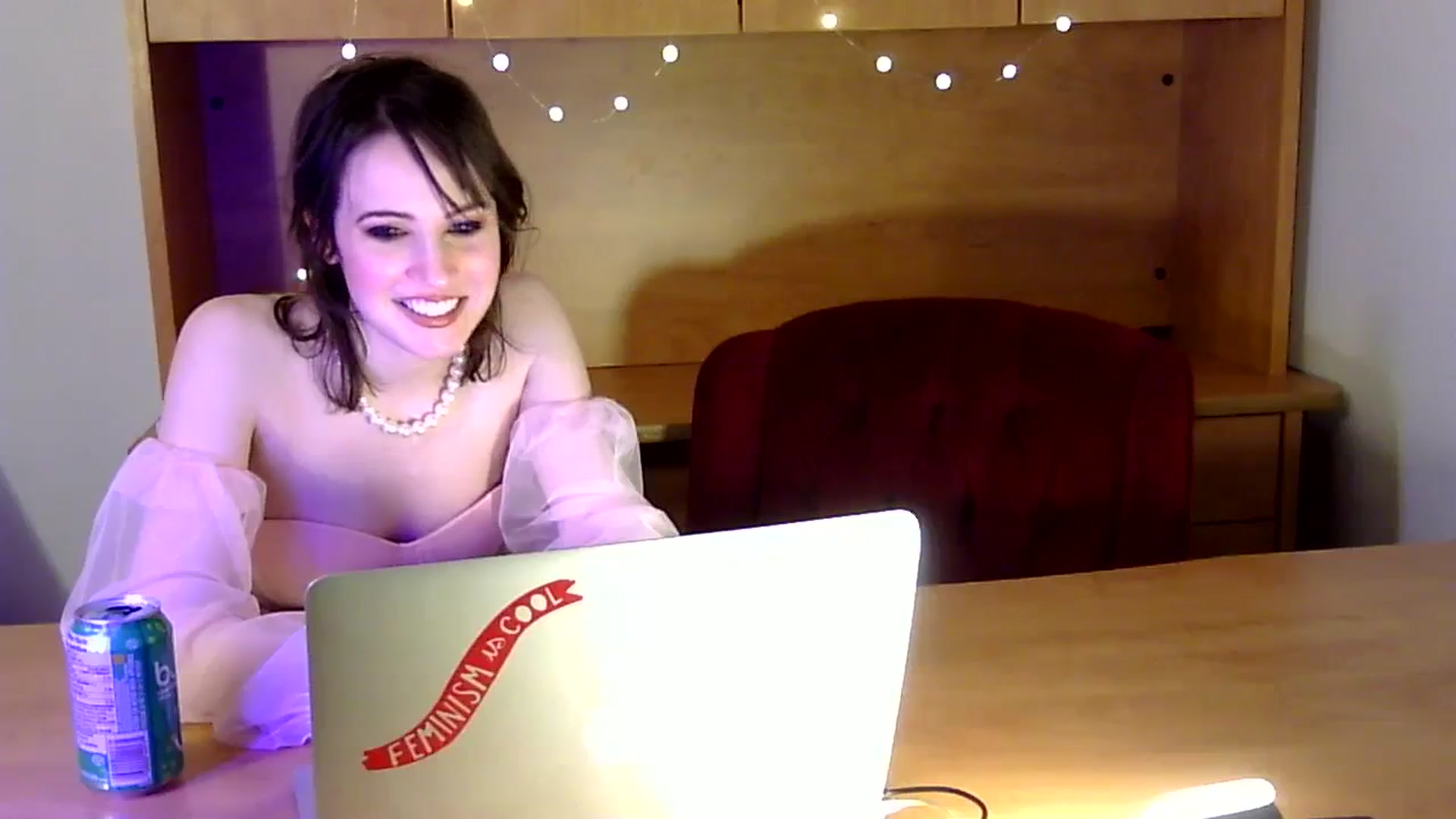 Gallery image thumbnail from antidreamgirl's myfreecams stream on, 02/15/2024, 09:47 image 8 of 20