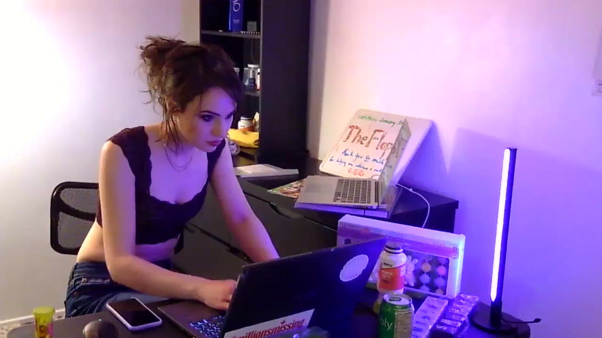 Gallery image thumbnail from antidreamgirl's myfreecams stream on, 02/22/2024, 05:21 image 18 of 20
