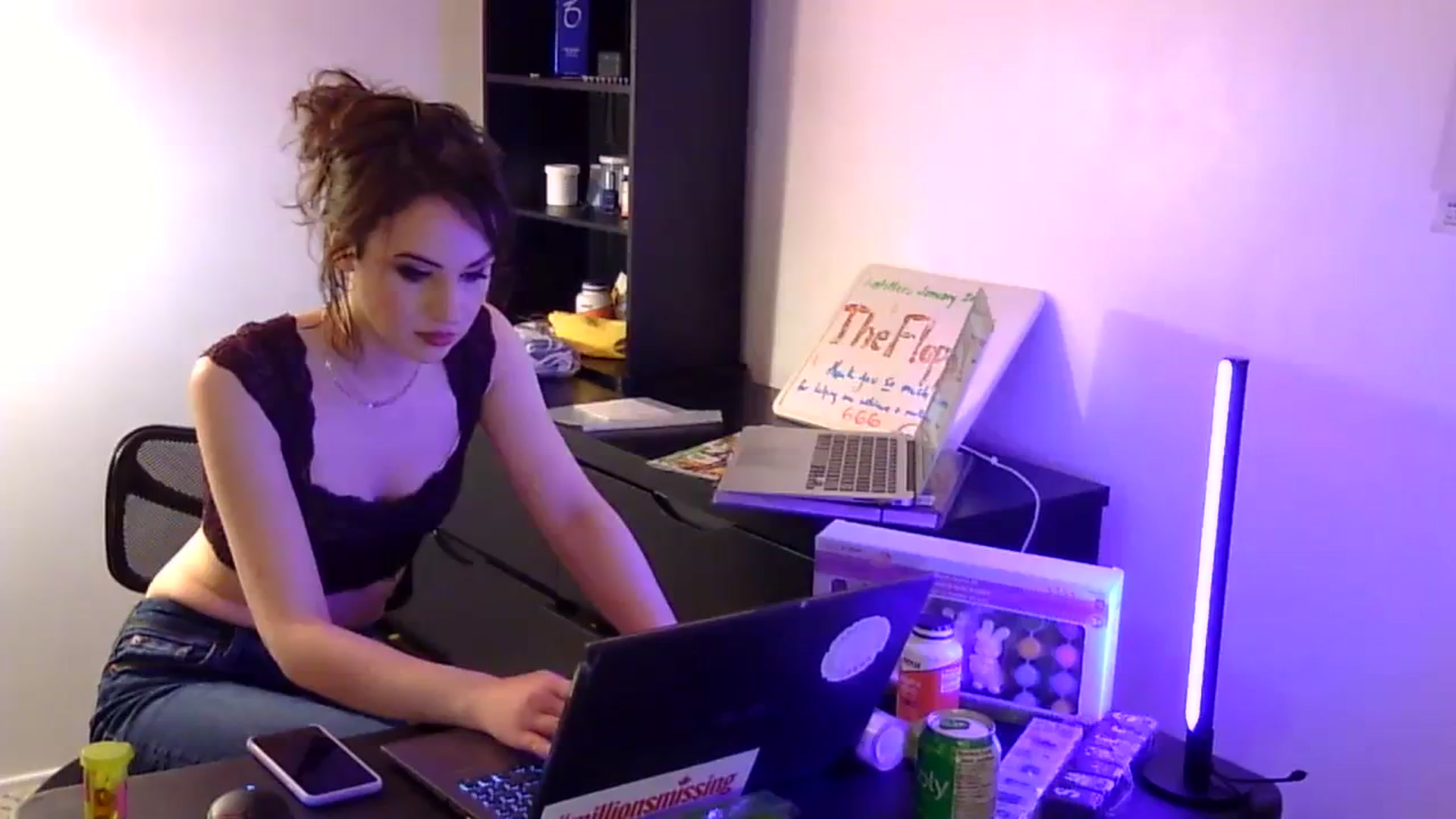 Gallery image thumbnail from antidreamgirl's myfreecams stream on, 02/22/2024, 05:21 image 1 of 20