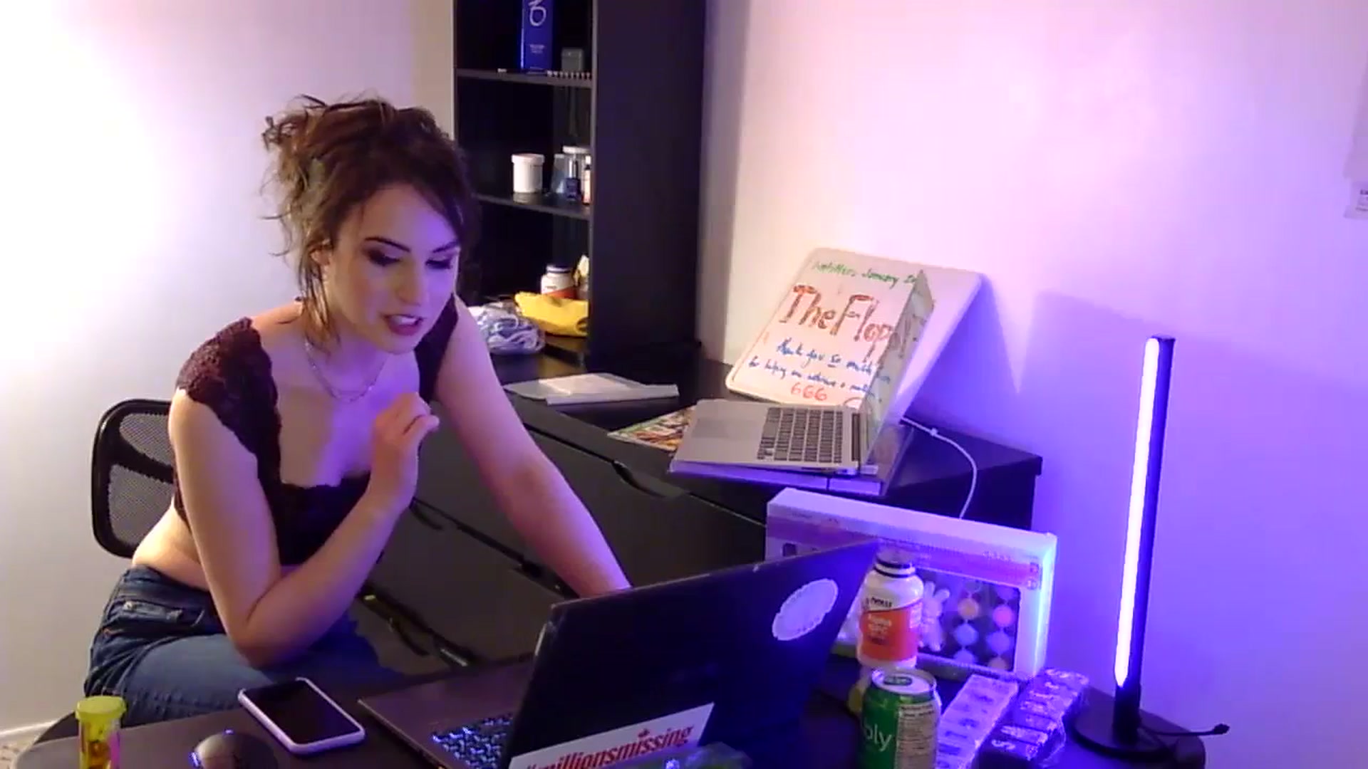 Gallery image thumbnail from antidreamgirl's myfreecams stream on, 02/22/2024, 05:21 image 14 of 20