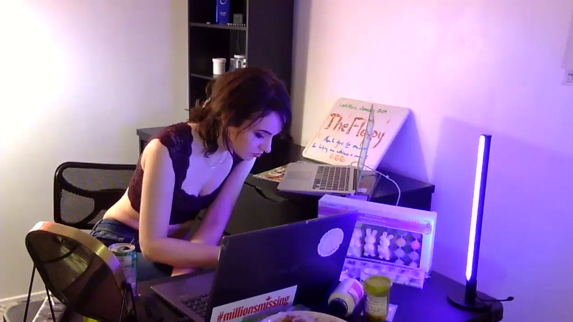 Gallery image thumbnail from antidreamgirl's myfreecams stream on, 02/22/2024, 07:54 image 7 of 20