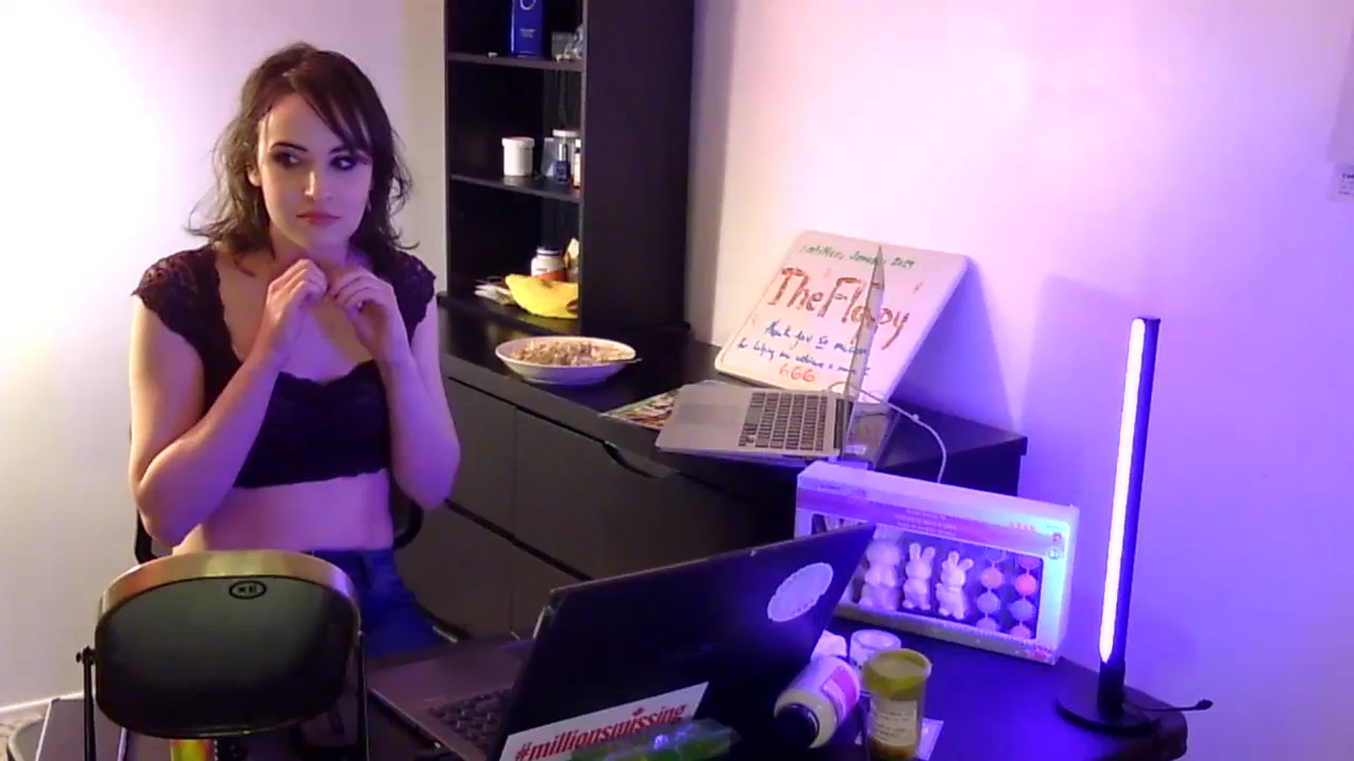 Gallery image thumbnail from antidreamgirl's myfreecams stream on, 02/22/2024, 07:54 image 17 of 20