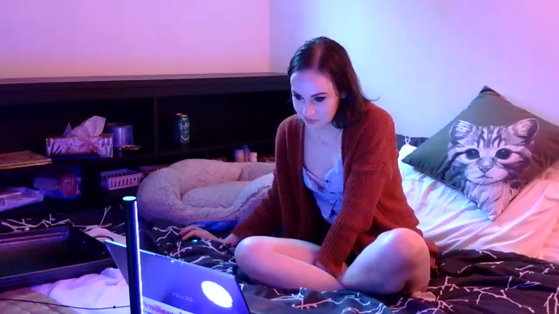 Gallery image thumbnail from antidreamgirl's myfreecams stream on, 02/22/2024, 23:17 image 5 of 20