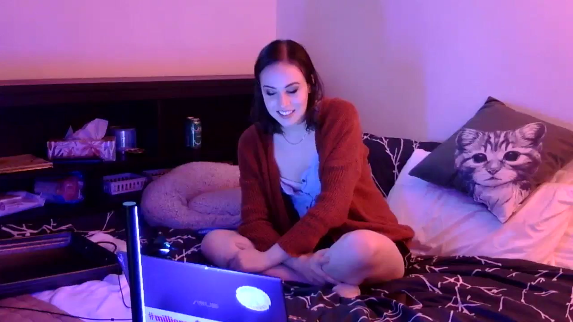 Gallery image thumbnail from antidreamgirl's myfreecams stream on, 02/22/2024, 23:17 image 15 of 20