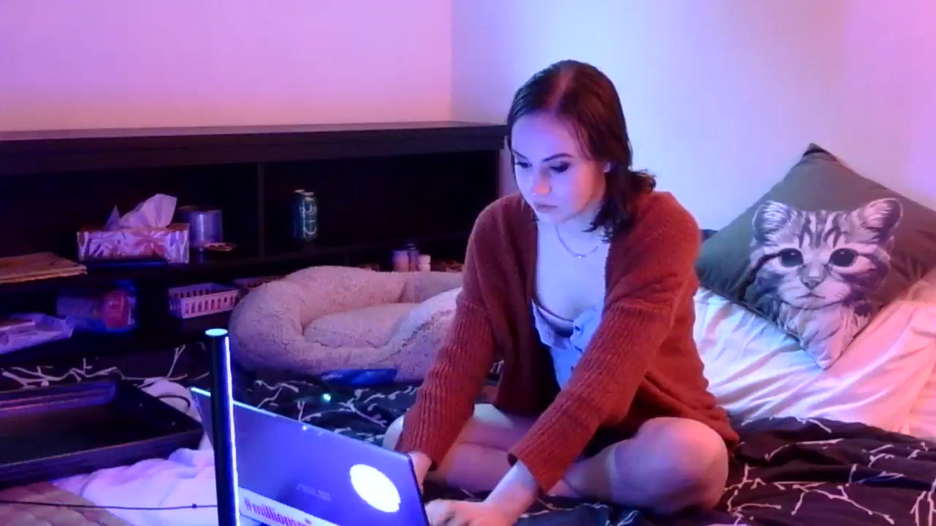 Gallery image thumbnail from antidreamgirl's myfreecams stream on, 02/22/2024, 23:17 image 7 of 20